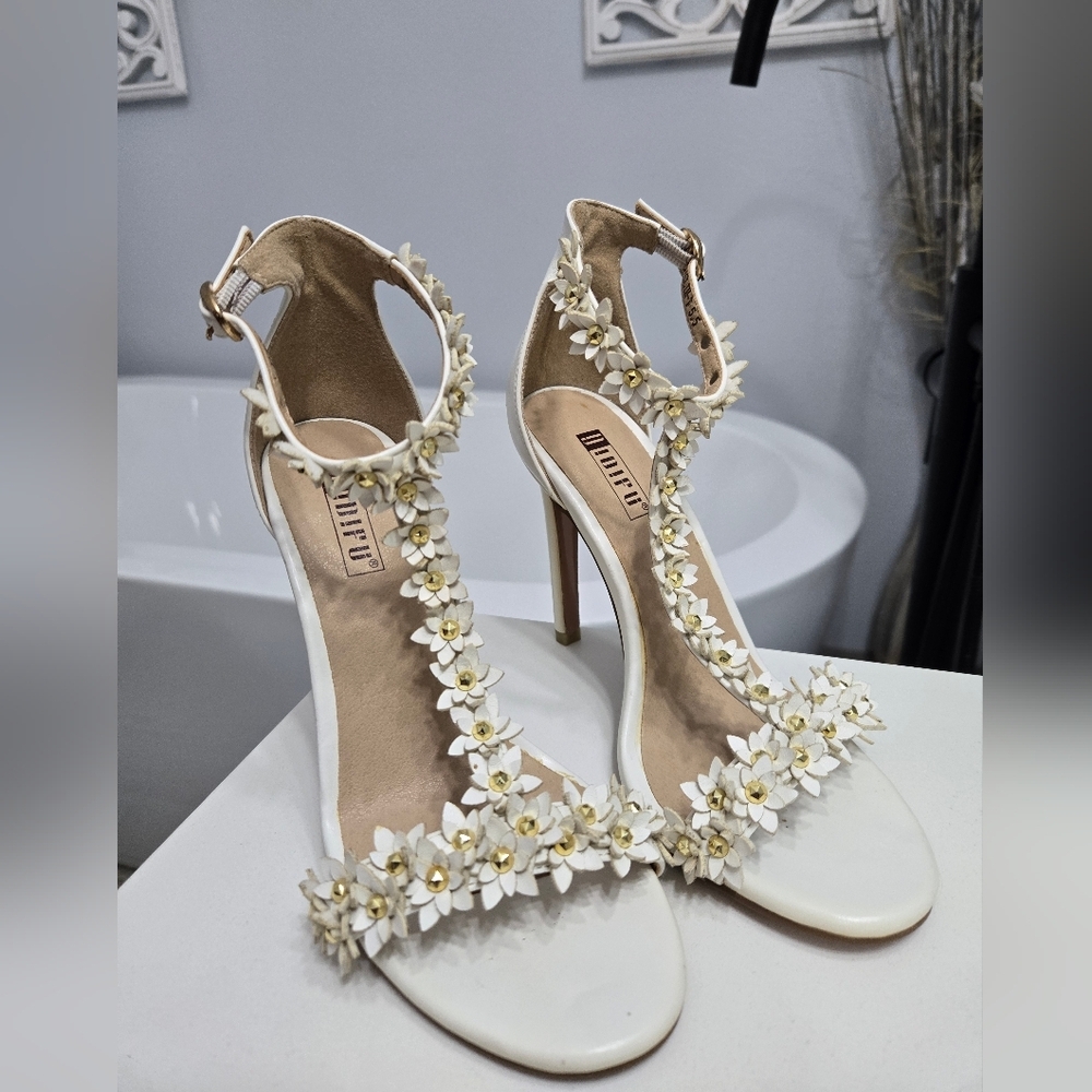 Idifu Flower Studded High Heels - Picture 4 of 17